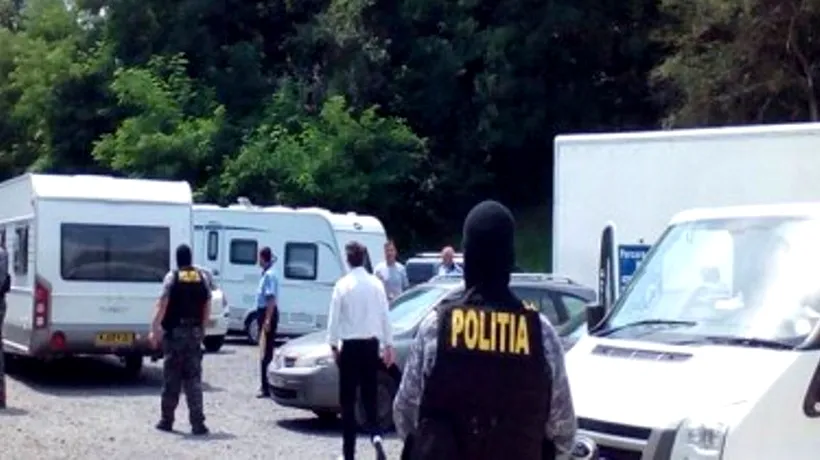 Un britanic și un irlandez suspectați de înșelăciuni în România, prinși și extrădați din Argentina
