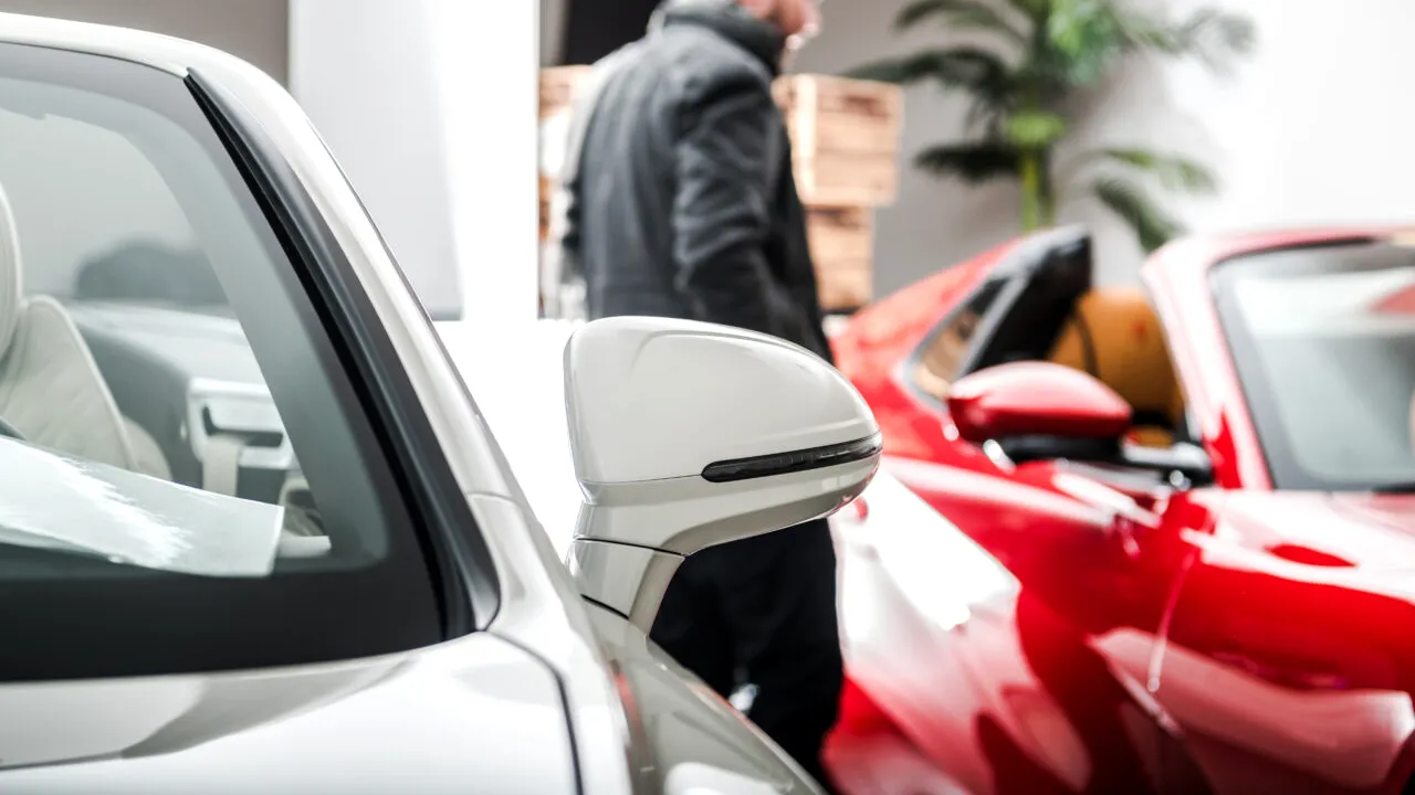 Avertisment pentru cei care vor să cumpere o mașină second-hand. Metoda folosită de escroci pentru a păcăli clienții