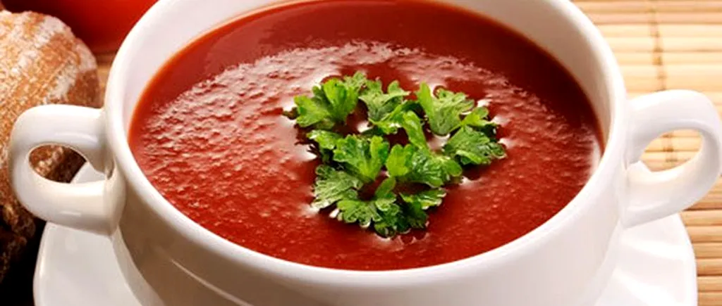 Slăbește jumătate de kilogram pe zi cu dieta pe bază de supă de roșii  