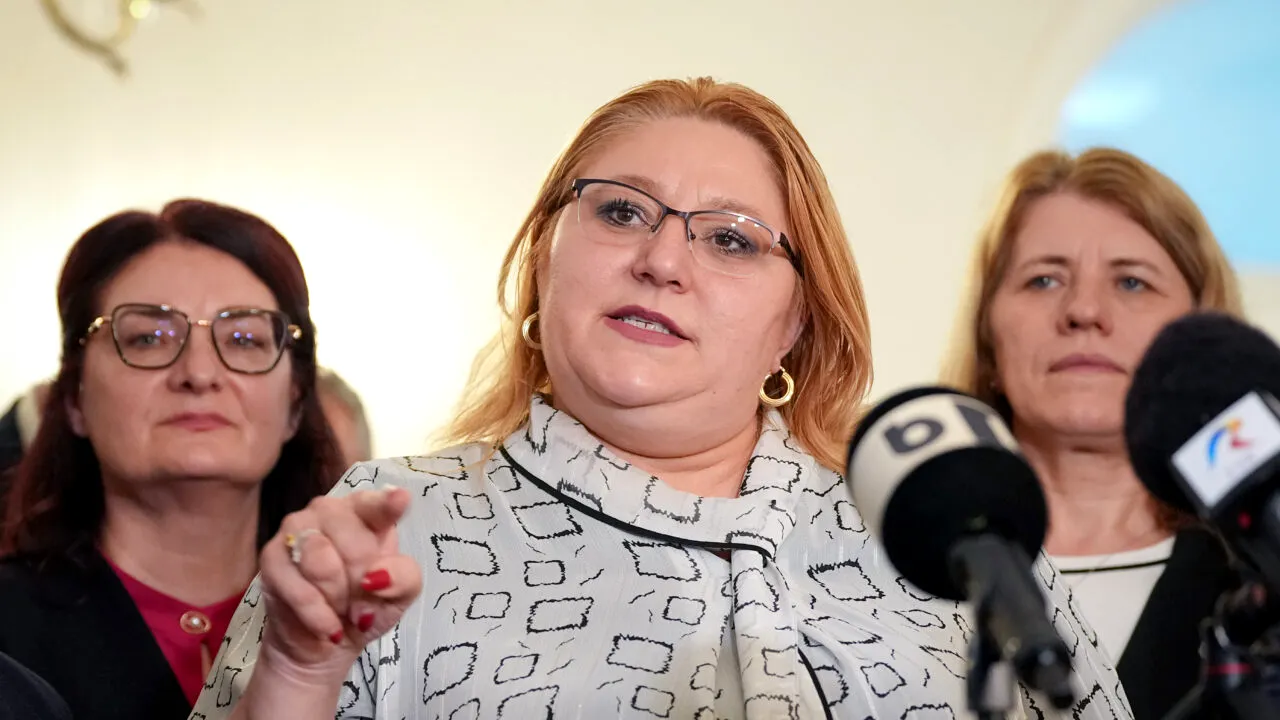 Diana Șoșoacă află mâine dacă rămâne fără imunitate. Parlamentul European urmează să voteze ancehta Parchetului General din România