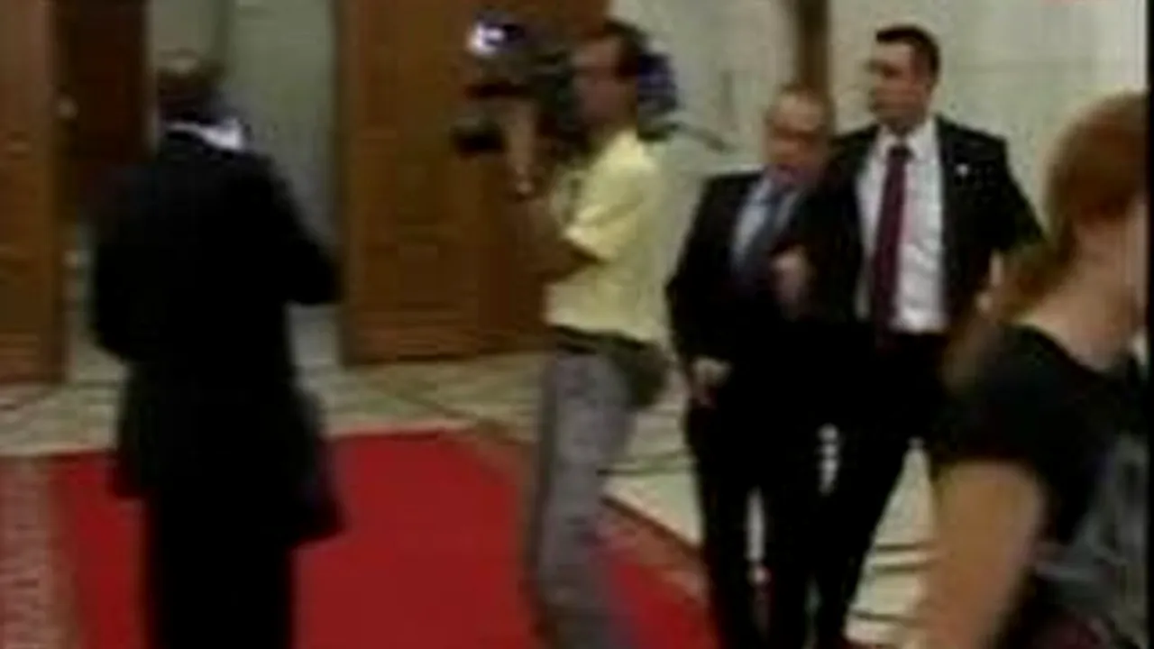 Camera Deputaților vrea să cumpere hârtie igienică și prosoape de 30.000 de euro