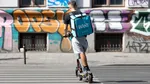 Debandada trotinetelor, pericol MORTAL. Experiment Gândul, după decesul bucureștencei lovite de trotinetă: Câți trec pe roșu, la prânz, pe Calea Victoriei/Titi Aur: „În România nu există control”