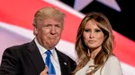 Donald Trump, manieră inedită de a-și SĂRBĂTORI soția la bordul Air Force One: ”Nu am avut timp de cadouri” / Cei doi participă la funeraliile Papei