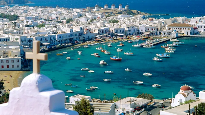 Insula din Grecia care atrage ca un magnet hoții de buzunare. Cum au fost prinși doi tineri care au sustras 8.000 de euro de la un om de afaceri venit în vacanță