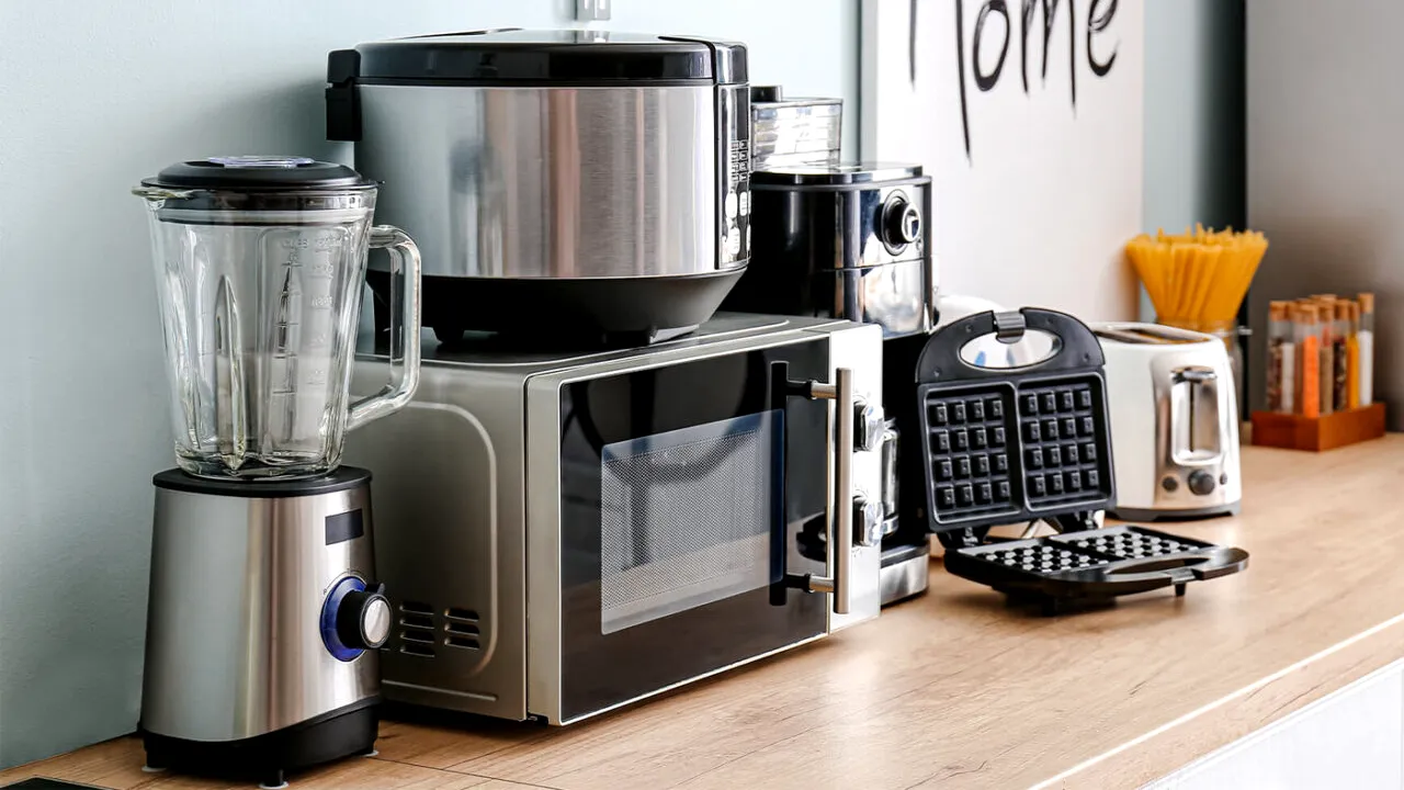 Cele 5 electrocasnice care vă împiedică să vă încadrați în noul plafon cu preț compensat. Consumă curent electric cât toate celelalte la un loc