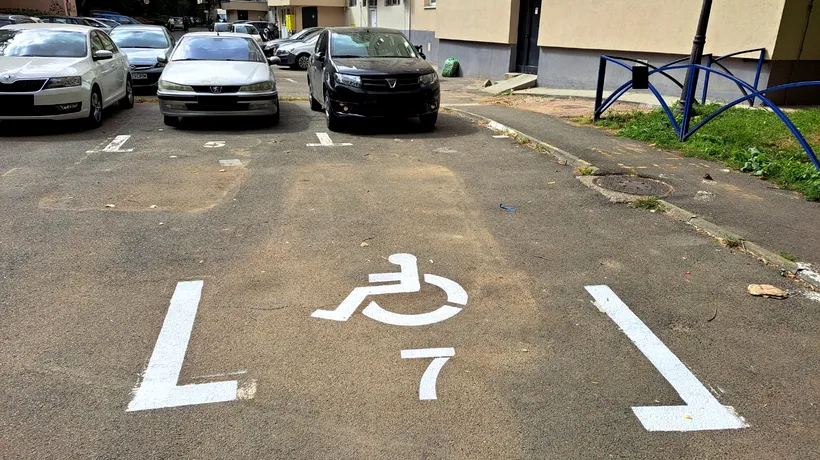 Veteran de război, fără o mână și fără un picior, AMENDAT pentru că a parcat pe un loc al persoanelor cu dizabilități. „Nu e suficient de handicapat