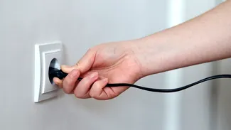 Aparatul electrocasnic care trebuie scos neapărat din priză. Dacă îl uiți, riști să îți găsești casa scrum