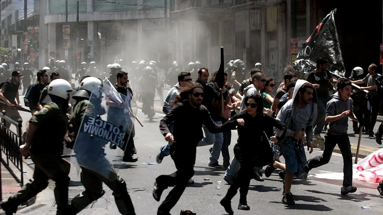 Compania Facebook, acuzată de cenzură și în Grecia! Proteste masive la Atena pentru un condamnat la închisoare pe viață! (VIDEO)