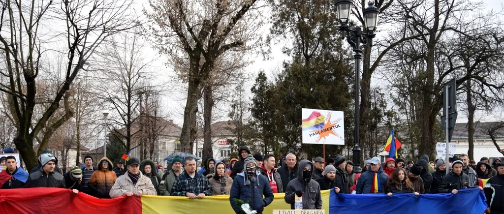 Protestul de la Alba Iulia s-a încheiat după ce 1.000 de persoane au mărșăluit pe străzi 