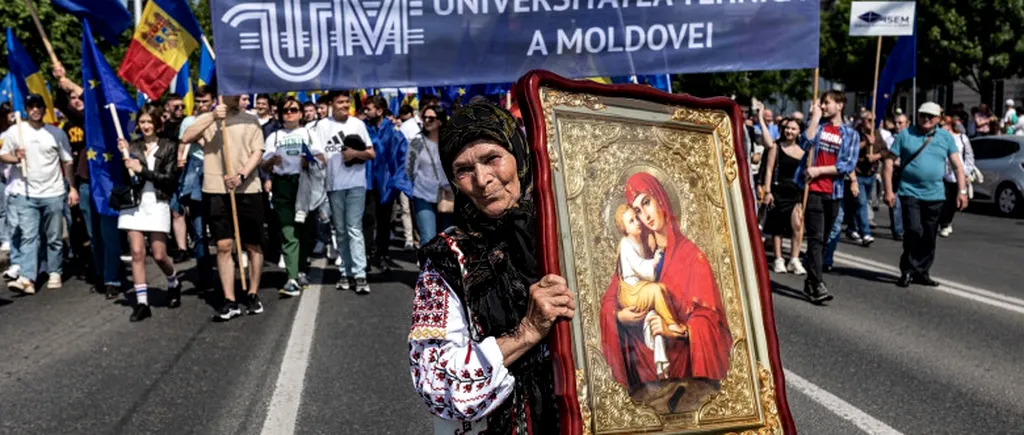 Emoționant! Mesajul unei BĂTRÂNE din Moldova, la mitingul proeuropean: „Să vină toată Europa la noi acasă! Să scăpăm de lepra cea rea. Suntem români”