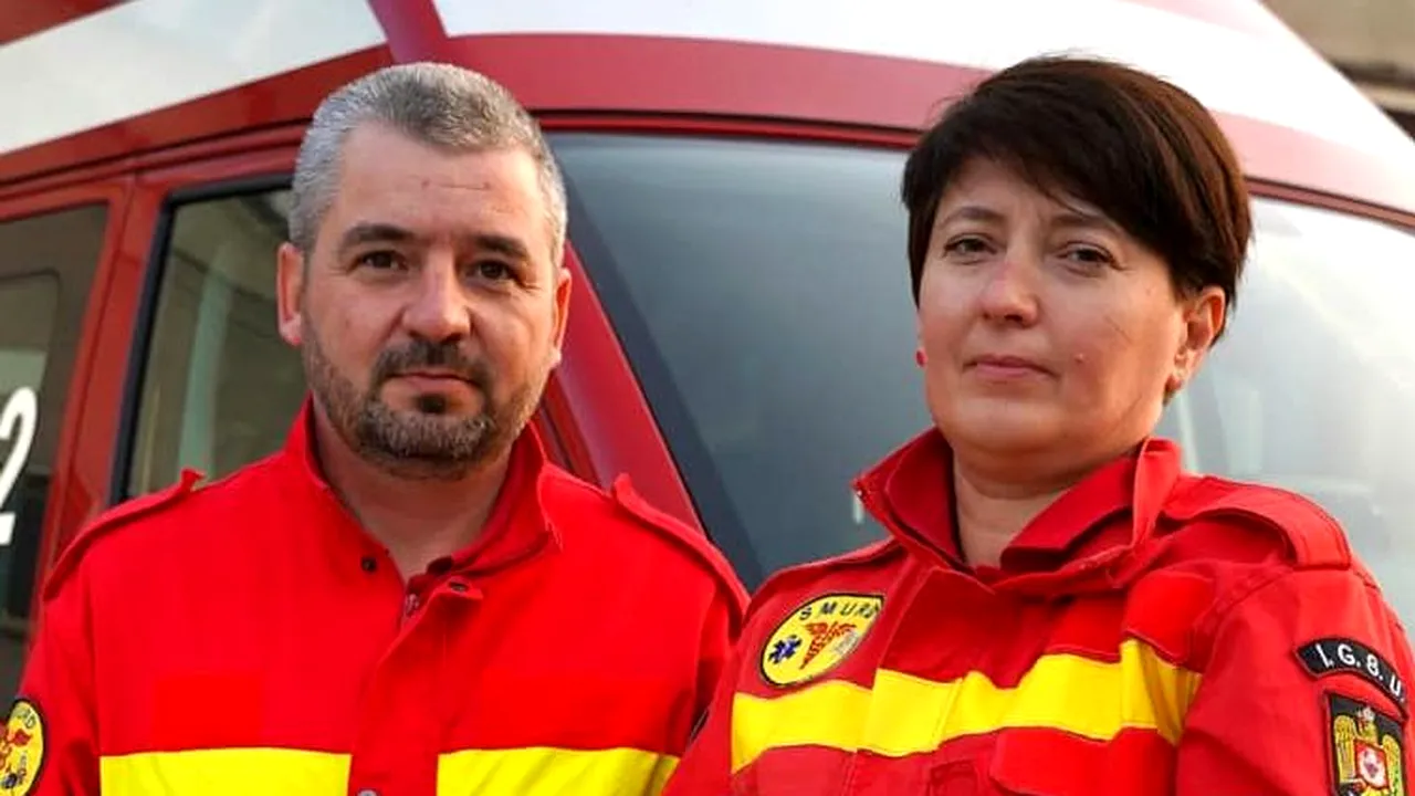 Povestea emoționantă a doi soți care sunt voluntari pe SMURD, fără să primească niciun ban. Cei doi au trei copii acasă