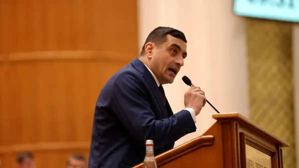 George Simion: „Ați generat recesiune economică! Ați generat sărăcie!”