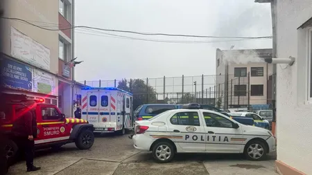 Atac cu cuțitul într-o școală din Bistrița. O profesoară și un elev au fost răniți. Atacatorul ar fi un elev de clasa a VII-a