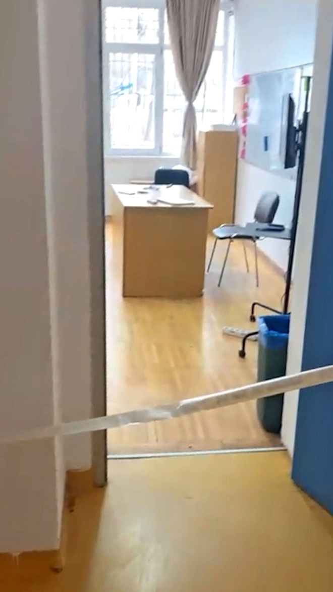 Primele imagini cu sala de clasă de la Colegiul ”Ion Creangă” în care un elev a atacat cu cuțitul o profesoară