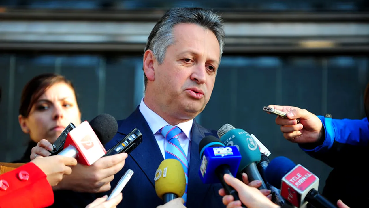 Fenechiu despre moțiunea PDL pe educație: Fantastic, să vedem dacă au pe cineva care să scrie textul