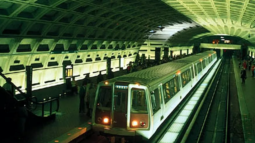 Un mort și sute de persoane evacuate la metroul din Washington, din cauza unor emanații de fum