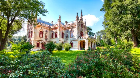 Castelul din România cu o istorie de peste un secol. Bijuteria arhitecturală a Moldovei a apărut în unul din filmele lui Sergiu Nicolaescu