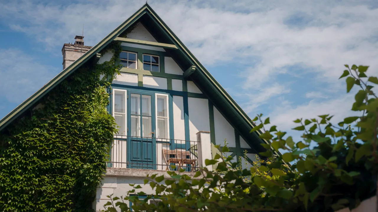 Un englez s-a trezit că i-a fost vândută casa fără știrea sa, iar în locul lui stă o româncă. Casa a fost vândută cu peste 150.000 de euro