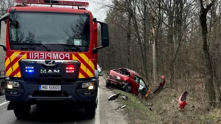 Tragedie pe o șosea din Dâmbovița. Un șofer a murit după ce mașina s-a izbit de un TIR