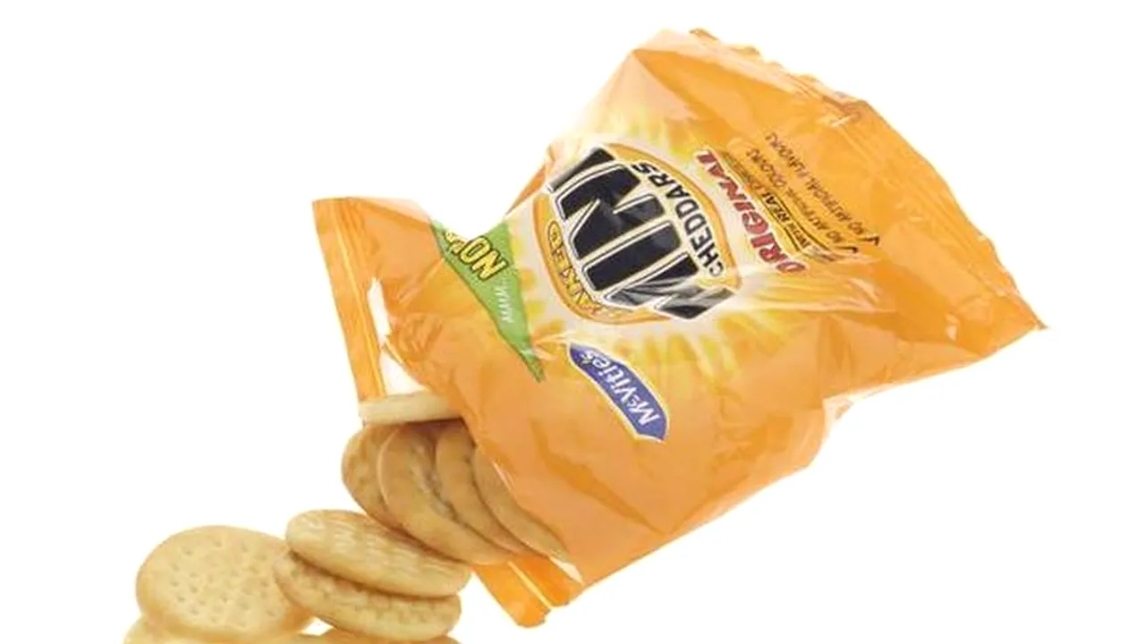 Un elev de 6 ani a fost suspendat de la școală din cauza unor biscuiți