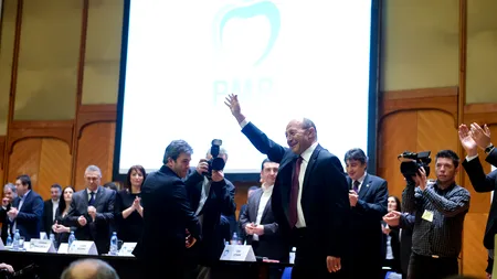 Băsescu s-a instalat la PMP în biroul pregătit de Udrea