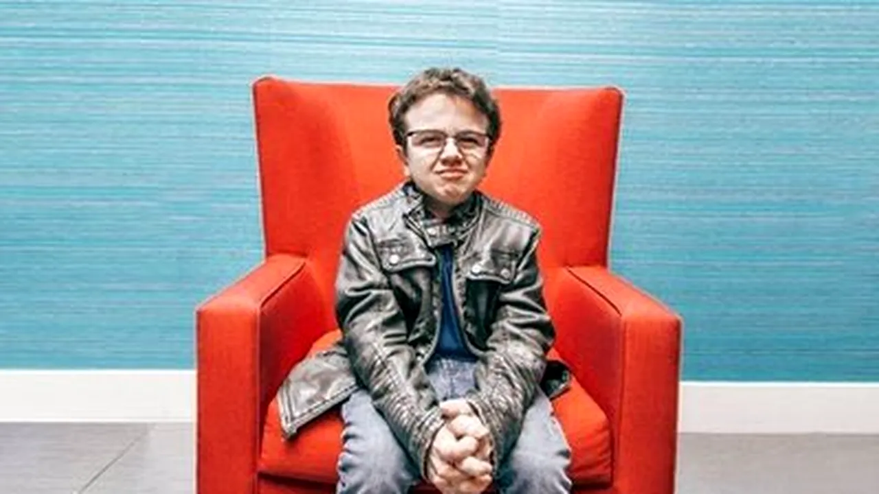Cunoscutul youtuber Keenan Cahill a murit la doar 27 de ani. Suferea de o boală rară