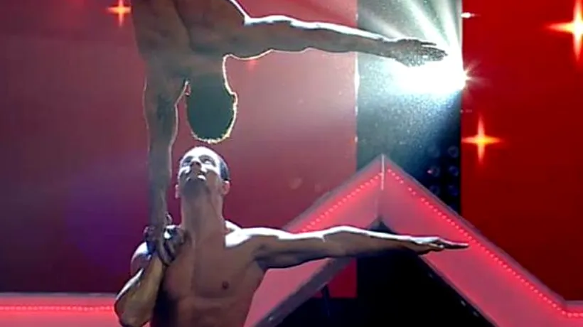 ROMÂNII AU TALENT. Acrobații de la Golden Hands au arătat în SEMIFINALA 5 ce pot face cu două mâini - VIDEO