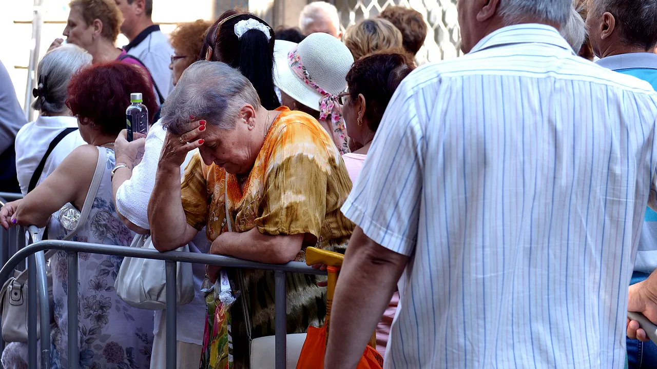 Contribuţiile angajaţilor nu sunt suficiente pentru plata pensiilor, în 2021. Statul plătește o „diferență” de 18 miliarde de lei / Când vor avea loc următoarele majorări ale pensiilor