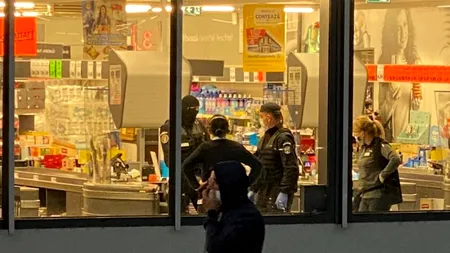 VIDEO. Bătaie cu săbii într-un magazin Lidl din Baia Mare / Angajații au crezut că este un jaf