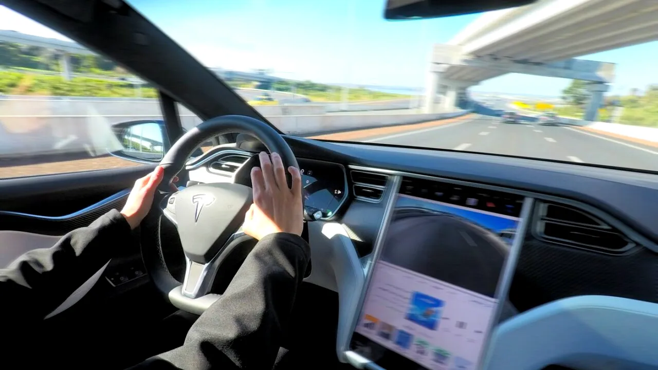 Anunțul de ultimă oră pentru posesorii de mașini electrice TESLA. S-au descoperit probleme majore de siguranță. Care sunt modele vizate