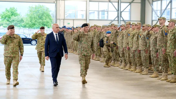 Ilie Bolojan, în vizită la Misiunea Militară a Uniunii Europene în Bosnia şi Herţegovina – EUFOR Althea – la comanda căreia se află în prezent România