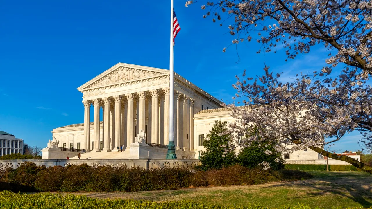 Constituția Statelor Unite ale Americii – 235 de ani | Dr. Alexandru Cristian: ”Părinții Fondatori și-au imaginat că un tânăr stat nu poate rezista fără o bază juridică, morală și filosofică solidă”