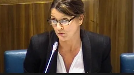 Șefa unui consiliu local din Marea Britanie câștigă peste 100.000 de lire pe an, deși locuiește în ALTĂ ȚARĂ