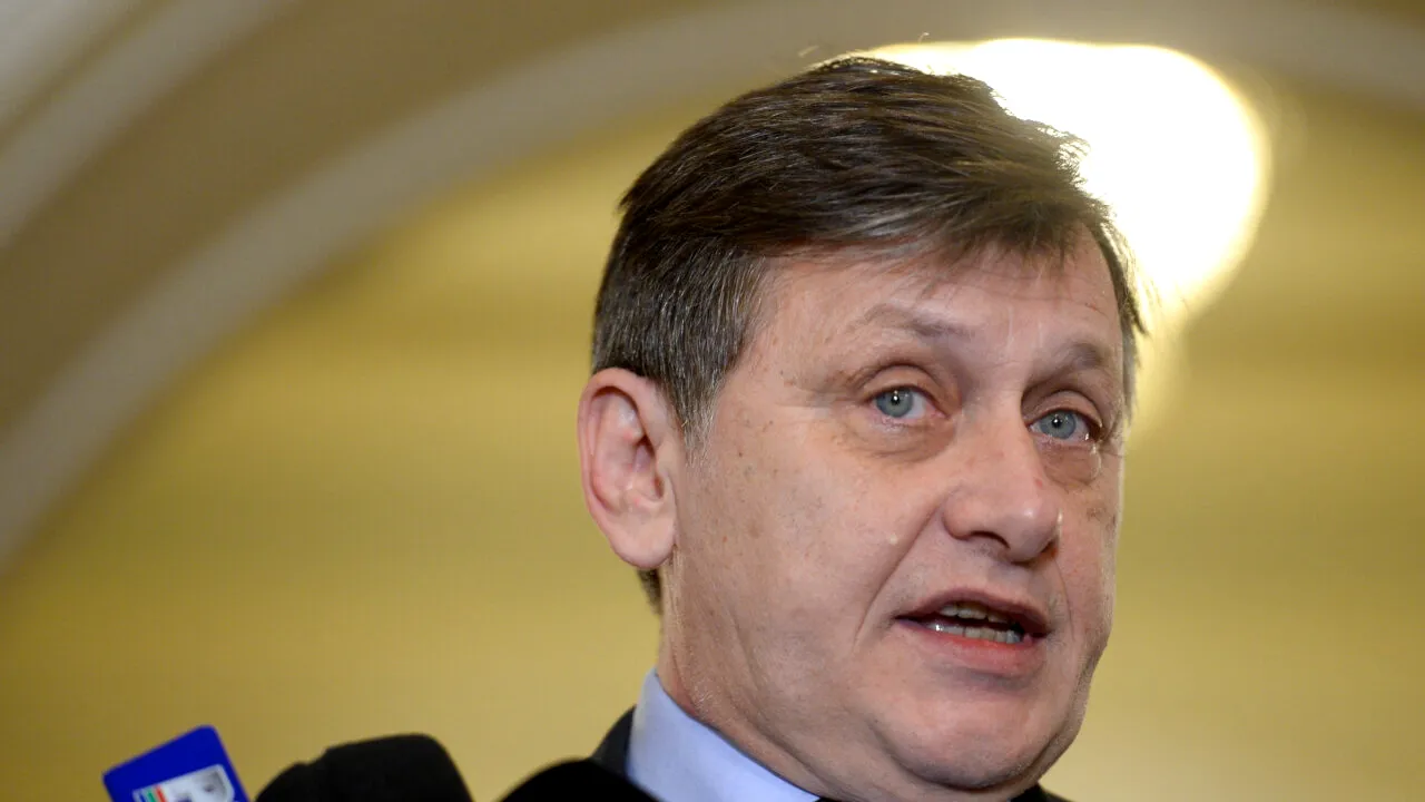 Crin Antonescu: Guvernul trebuie să fie eficient și să ia MĂSURI, chiar nepopulare, pentru salvarea economiei României