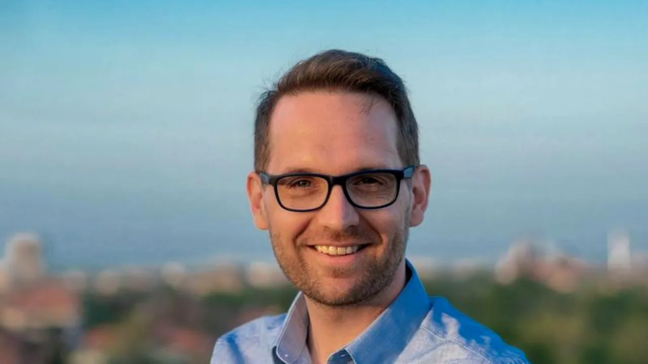 Primarul Timișoarei, Dominic Fritz, vrea mai multe vaccinuri de la Ministerul Sănătății. Județul Timiș are cel mai dezechilibrat raport între rata de infectare cu COVID și dozele alocate
