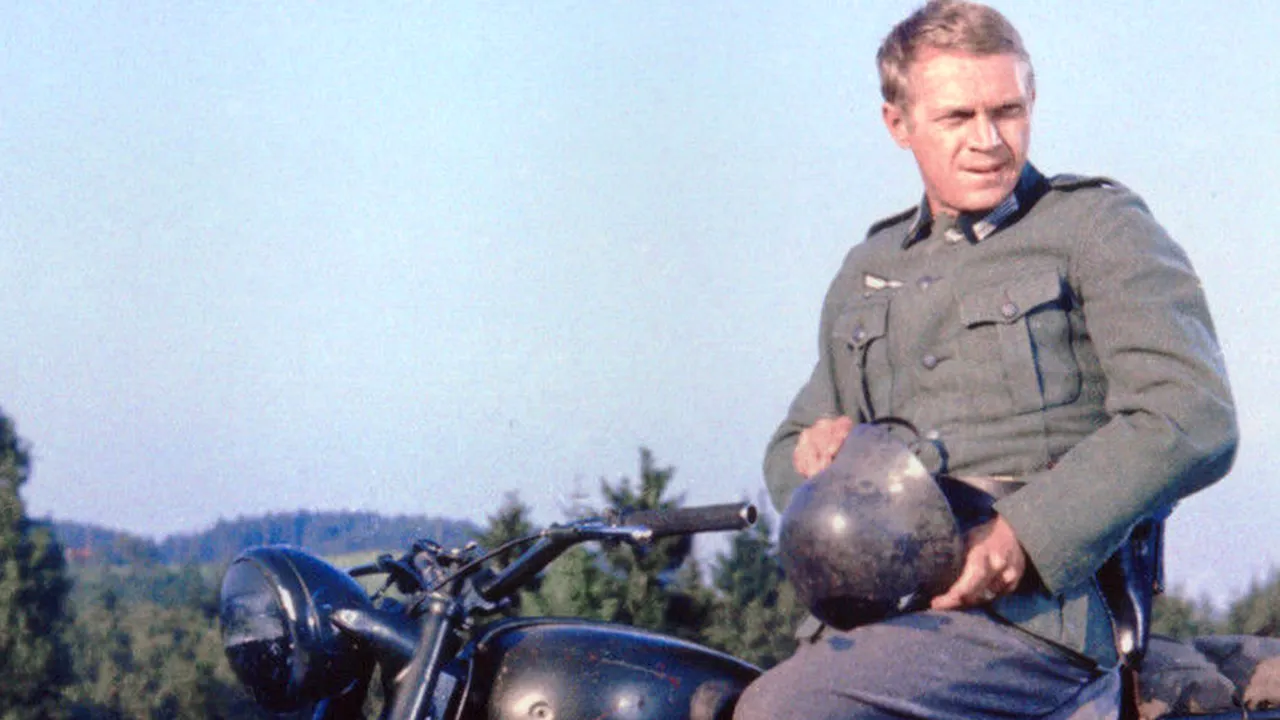 De la copilul sărac din Indianapolis la cel mai bine plătit actor de la Hollywood. Viața și cariera lui Steve McQueen ar putea deveni subiect de film