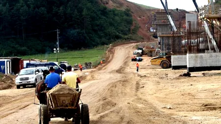 De ce se bat zeci de firme din România și din străinătate pentru construcția a 8,7 km din Autostrada Transilvania. REVOLTA REGILOR ASFALTULUI