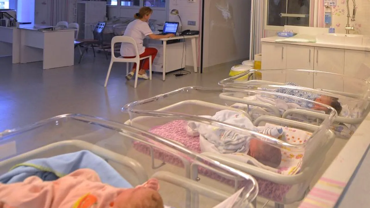 Nicolaescu scumpește nașterea la privat. Cât va costa aducerea pe lume a unui copil la un spital privat de la 1 martie 2013