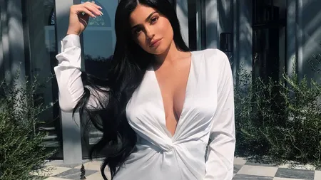 Scandal uriaș în SUA: Kylie Jenner, cea mai mică dintre surorile Kardashian, însărcinată la 20 de ani. Doi bărbați susțin că sunt tatăl copilului