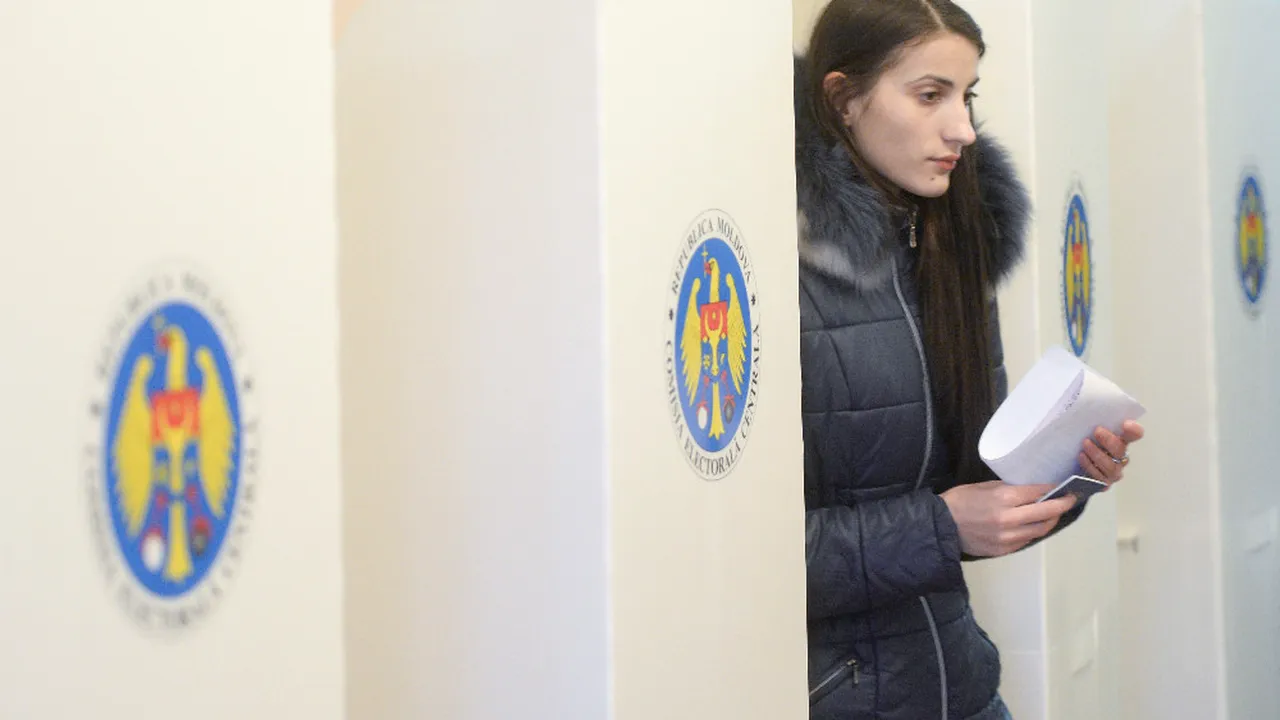 ALEGERI ÎN MOLDOVA. Moldovenii își aleg duminică primarii și consilierii locali și raionali