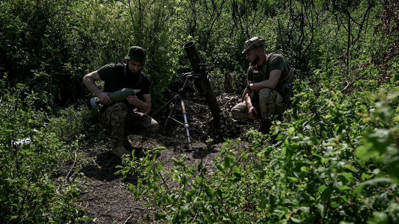 Rușii folosesc activ arme chimice împotriva ucrainenilor la Bahmut. Ce reacții provoacă substanța identificată de oficialii de la Kiev