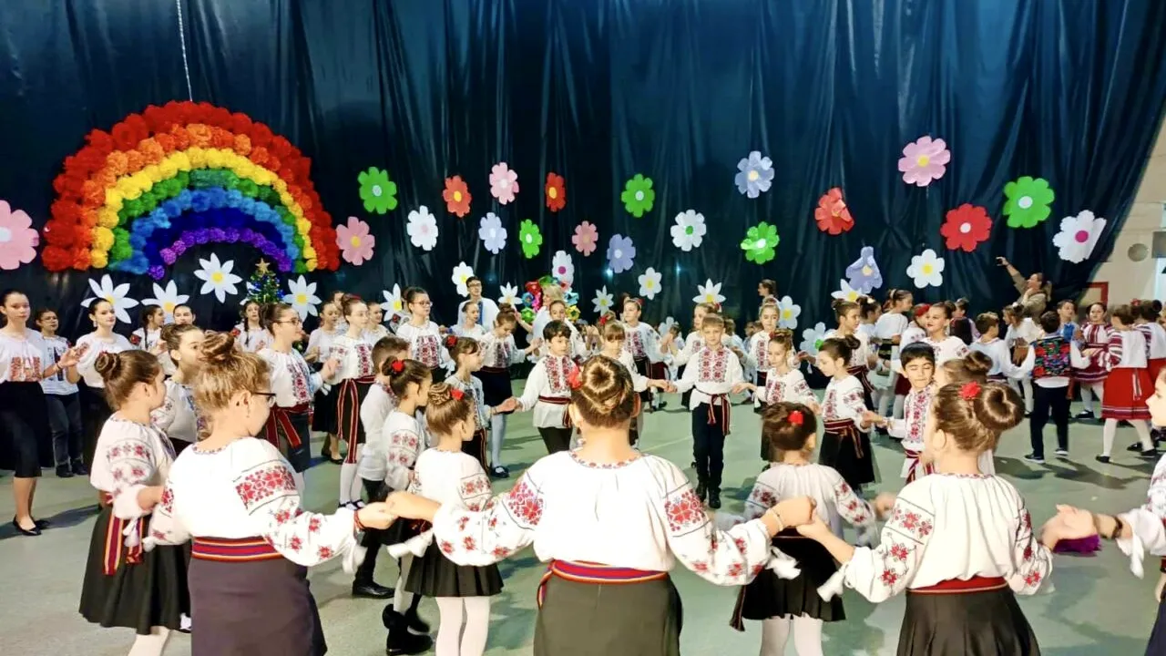 Consiliul Județean Ilfov se pregătește intens pentru sărbătorile de iarnă. După serbarea zilei de Moș Nicolae, la Dobroiești a fost organizat un concurs, spectacol de colinde (P)