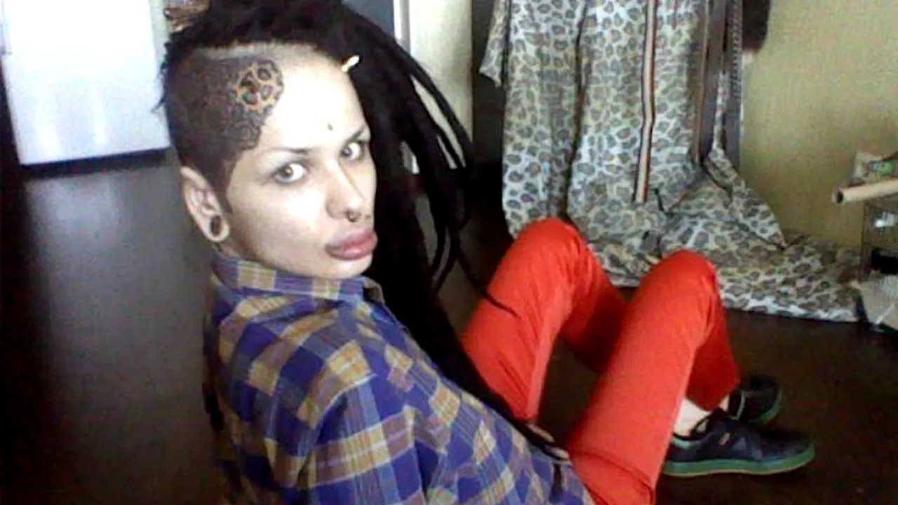 GALERIE FOTO cu femeia cu cele mai mari buze din lume