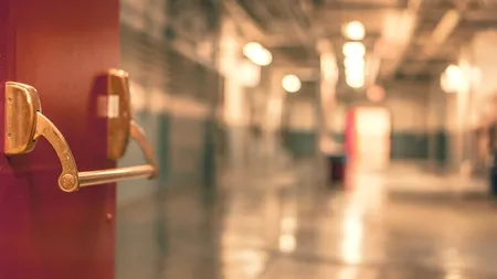 Madridul a ridicat un spital în timp record. Peste 1.300 de oameni au muncit zi şi noapte