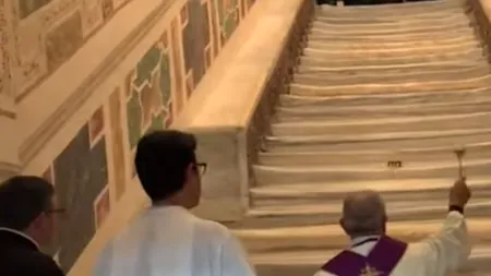 Pentru prima dată în ultimii 300 de ani, Scara Sfântă din Roma a fost dezvelită și restaurată 
