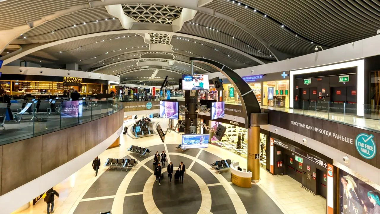 Alertă de călătorie pentru Italia. Luni vor avea loc GREVE ale angajaților pe aeroporturile internaționale din Roma