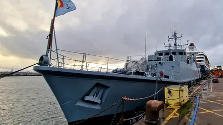 Primul vânător de mine achiziționat de la guvernul britanic ajunge marți în portul militar Constanța. Care sunt dotările navei militare