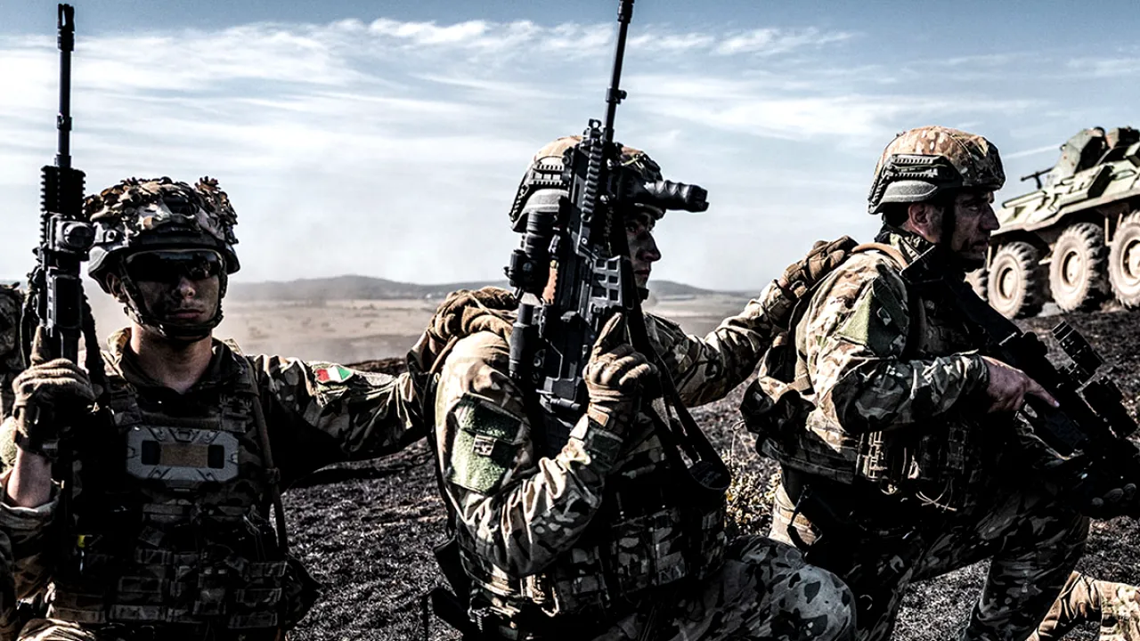 Italia cere accelerarea producției de armament, pe fondul escaladării războiului din Orient. Apel pentru reducerea birocrației în industria de apărare