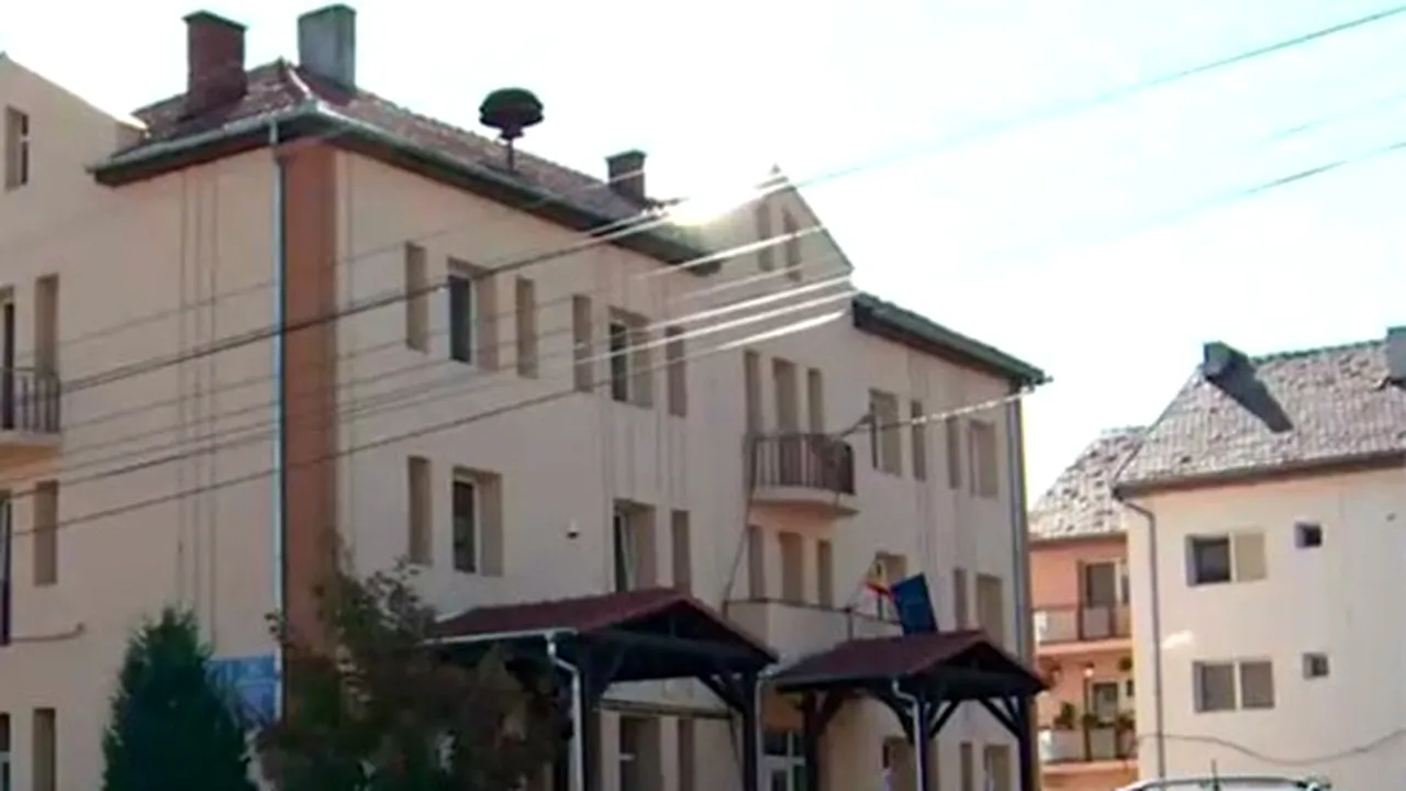 Ea este secretara unei primării din România care încasa 29.000 de lei pe lună