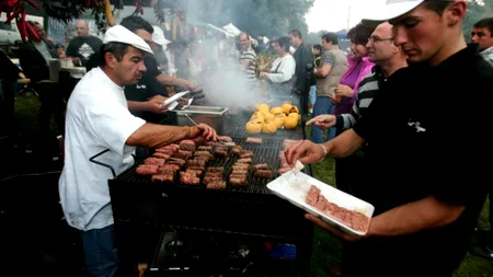 Mici gratis la Obor, pentru cei care se vaccinează în Piață. Anunțul primarului